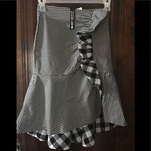 New Design Lab Black and White Skirt Sise S/P
